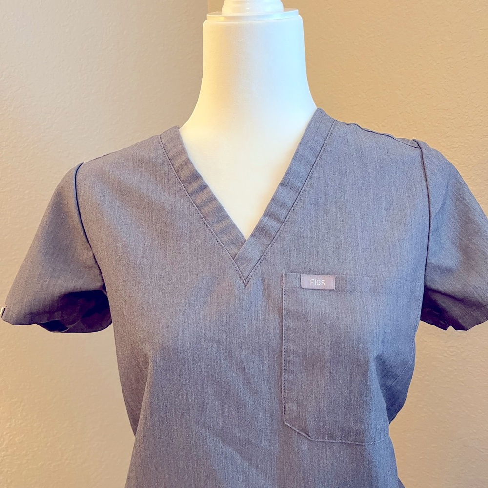 Figs grey scrub set